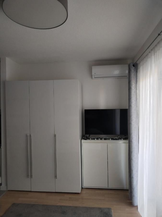 Studio Apartman Implex Apartment Ðakovo Bagian luar foto